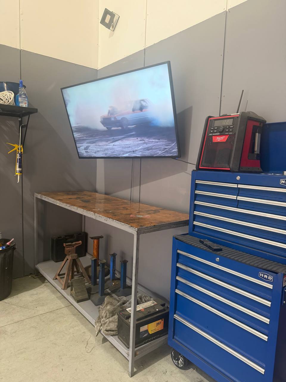 AFTER HOURS 6PM to 10PM DIY Car Workshop Hoist Half Day